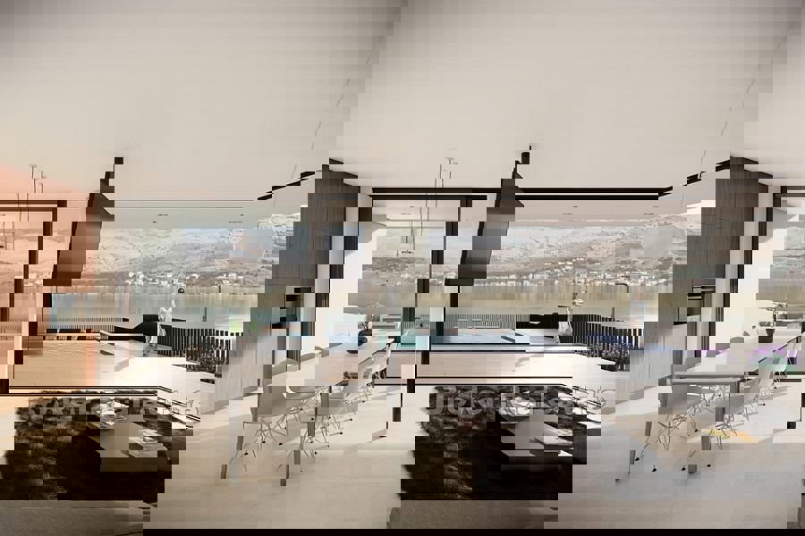 Impressionante villa in una posizione eccellente vicino al mare