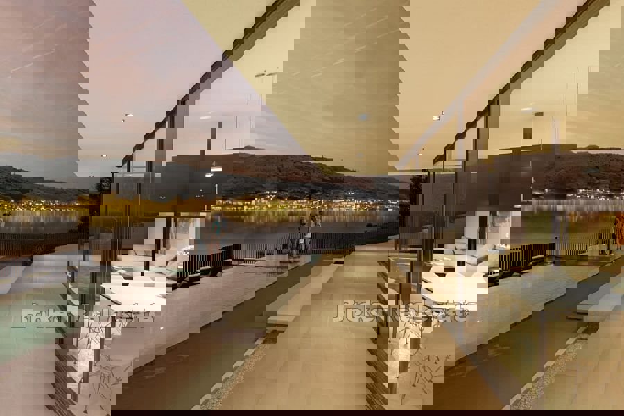 Impressionante villa in una posizione eccellente vicino al mare