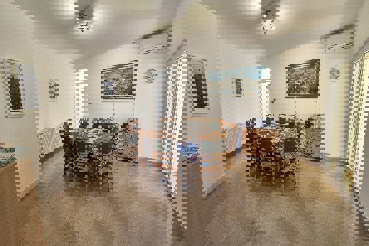 Casa indipendente con vista mare