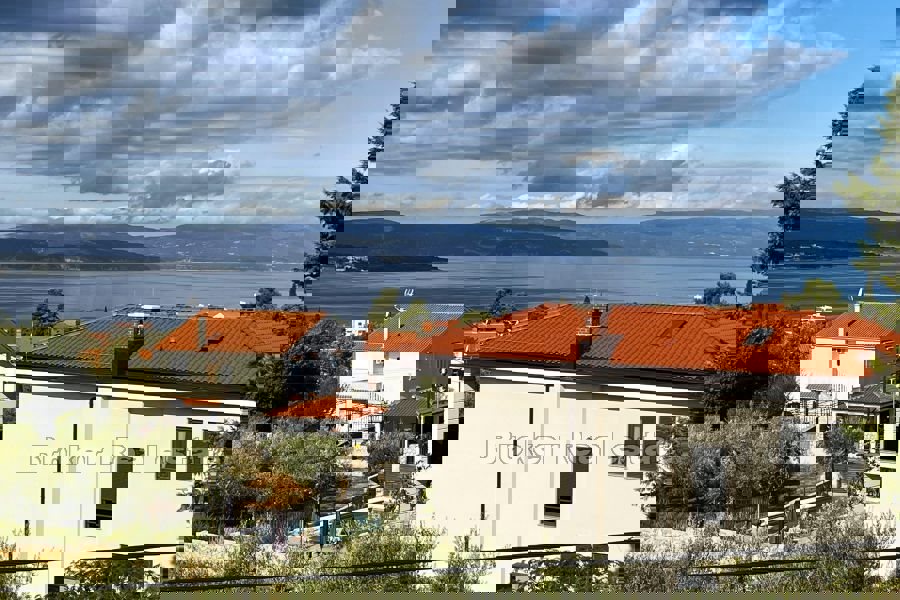 Casa indipendente con piscina e vista mare