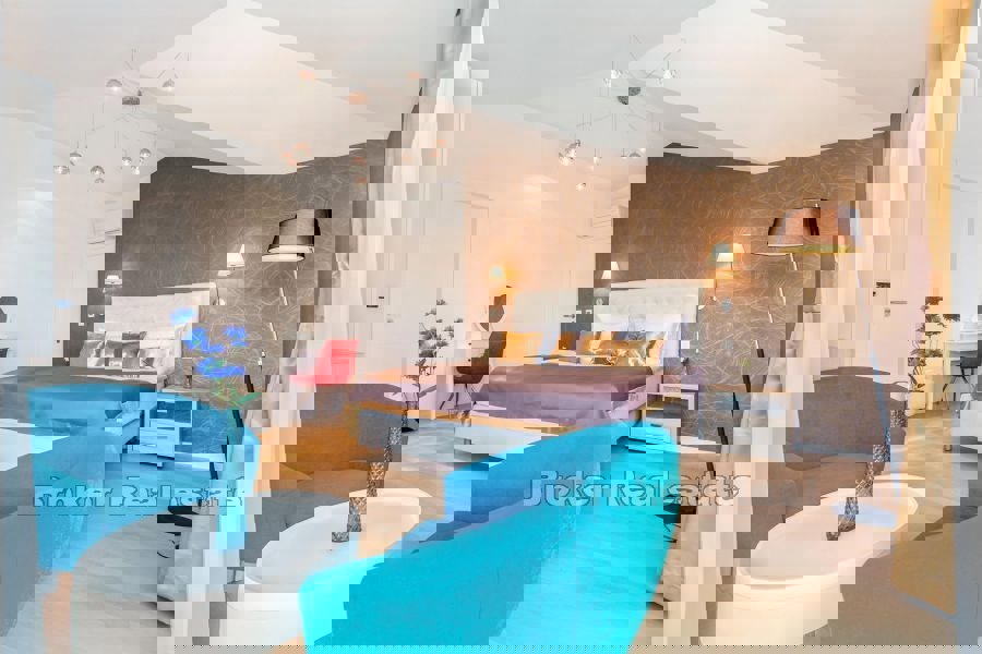 Bella casa con piscina