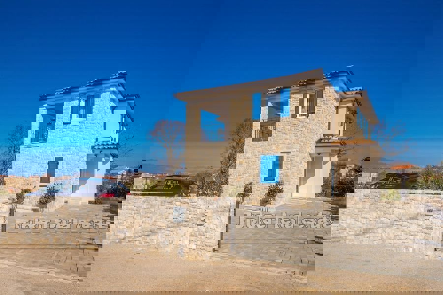 Bella casa con piscina