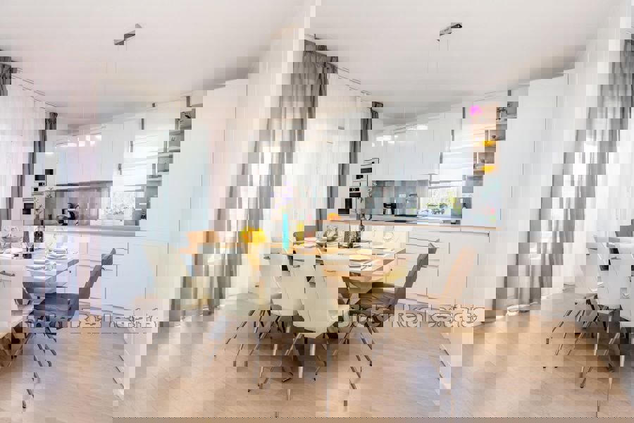 Bella casa con piscina