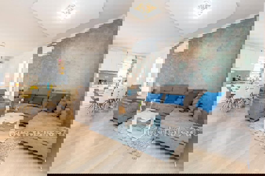 Bella casa con piscina