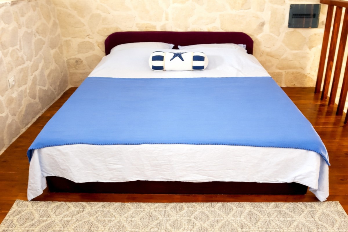 Casa in pietra, in vendita