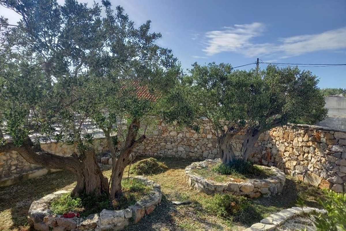 Casa in pietra, in vendita