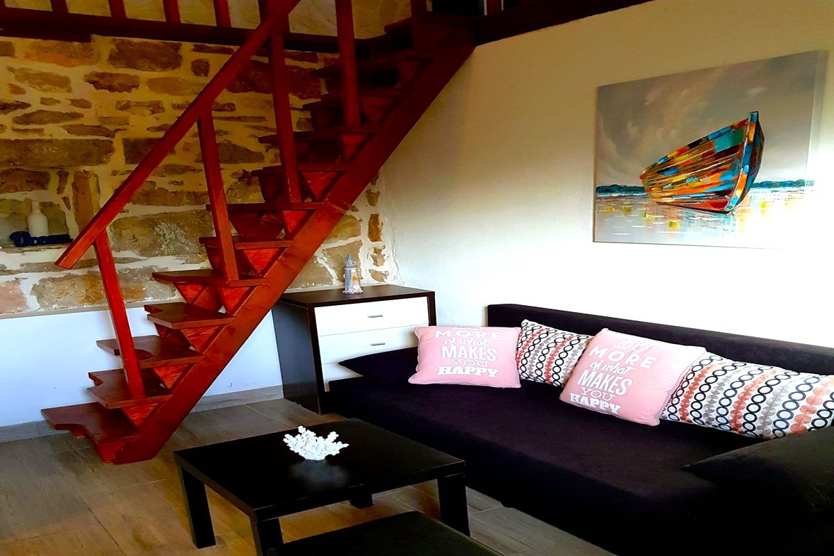 Casa in pietra, in vendita