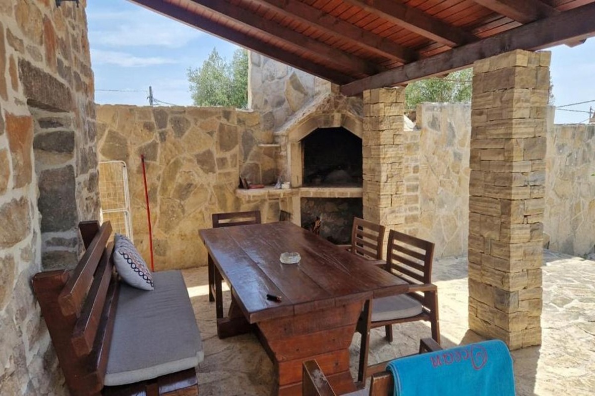 Casa in pietra, in vendita