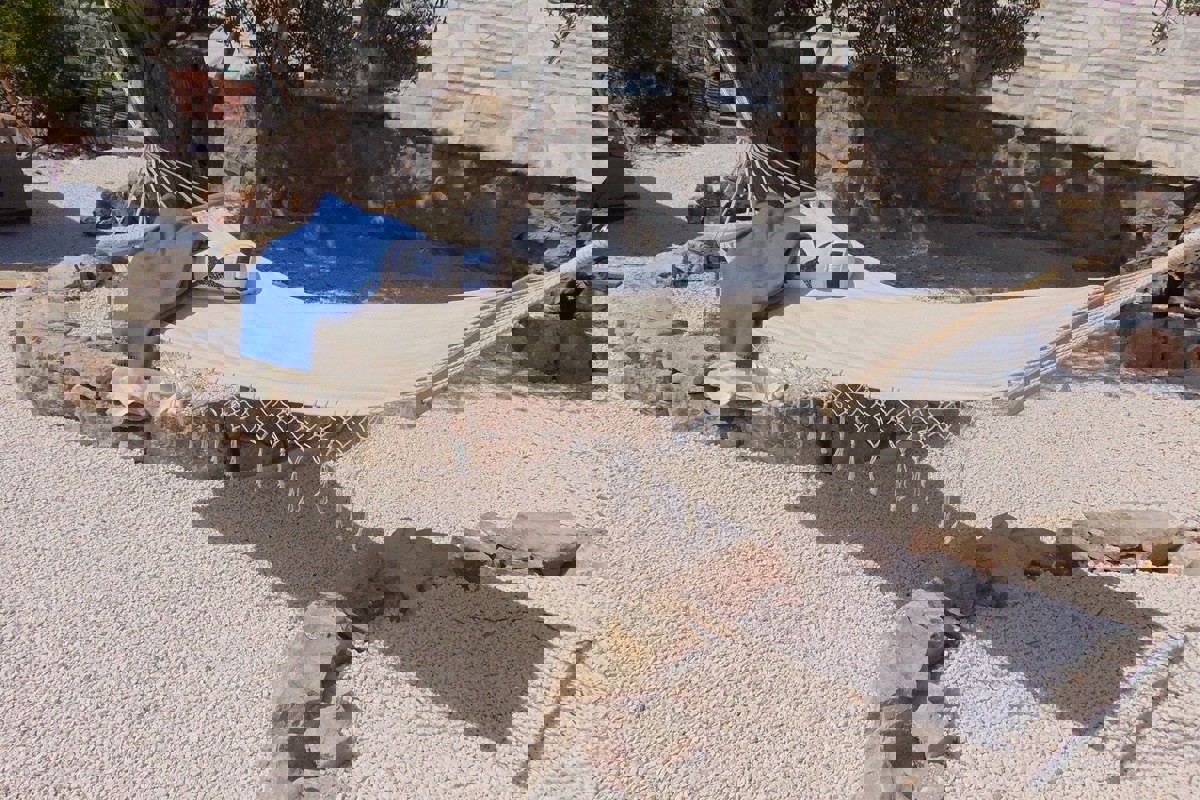 Casa in pietra, in vendita