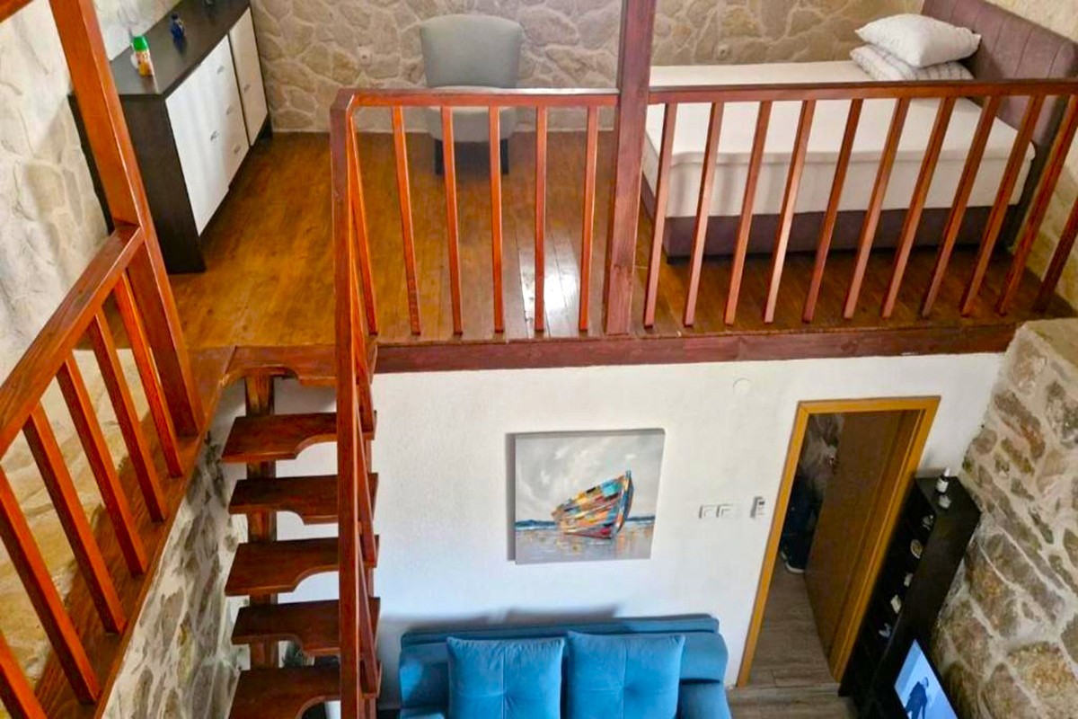 Casa in pietra, in vendita