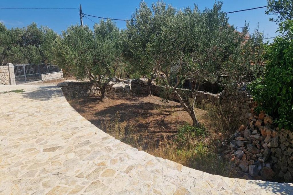 Casa in pietra, in vendita