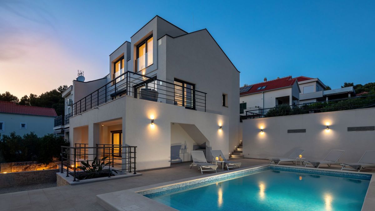 Villa di lusso con piscina e vista mare