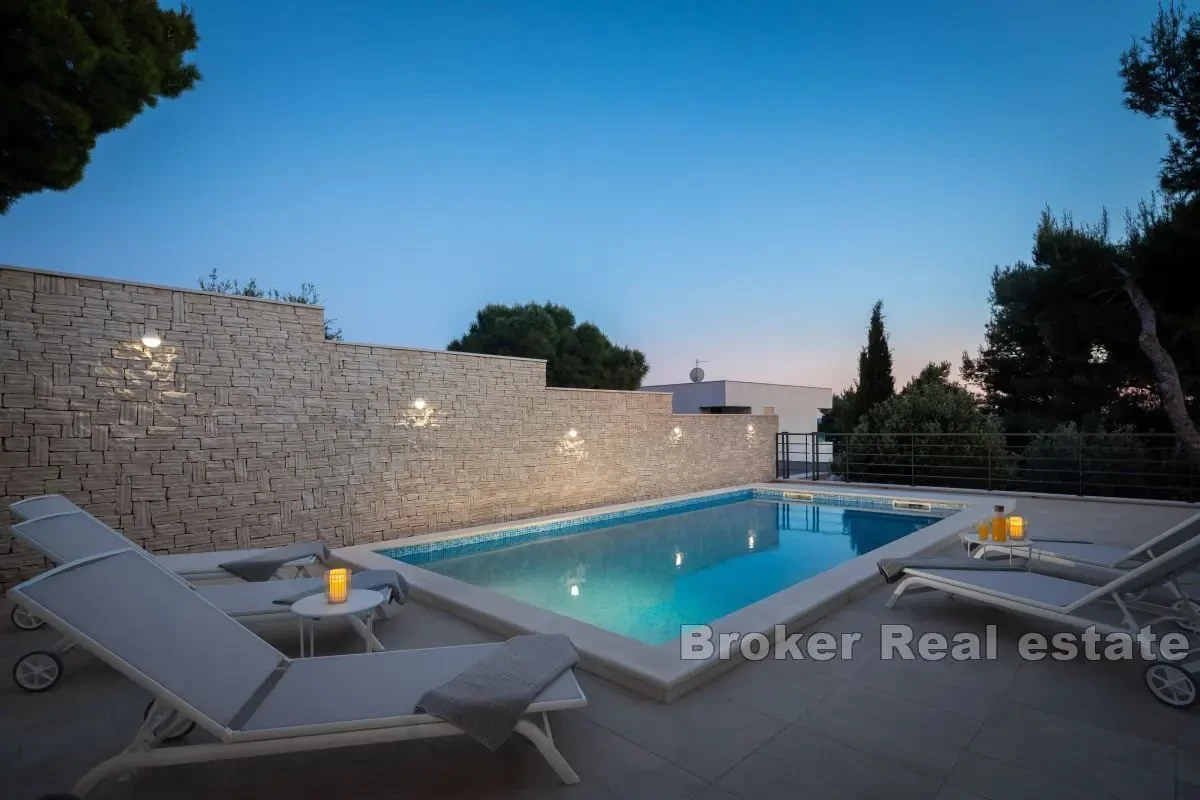 Villa di lusso con piscina e vista mare