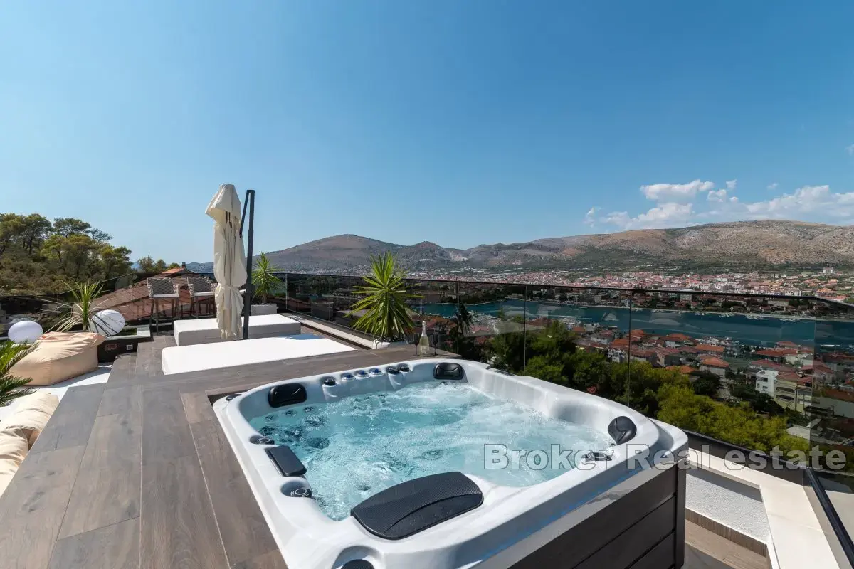 Villa di lusso con vista panoramica sul mare