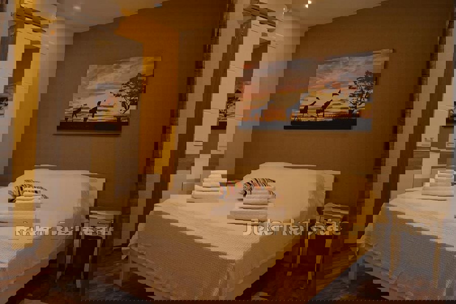 Spaziosa proprietà con più unità abitative e un uliveto