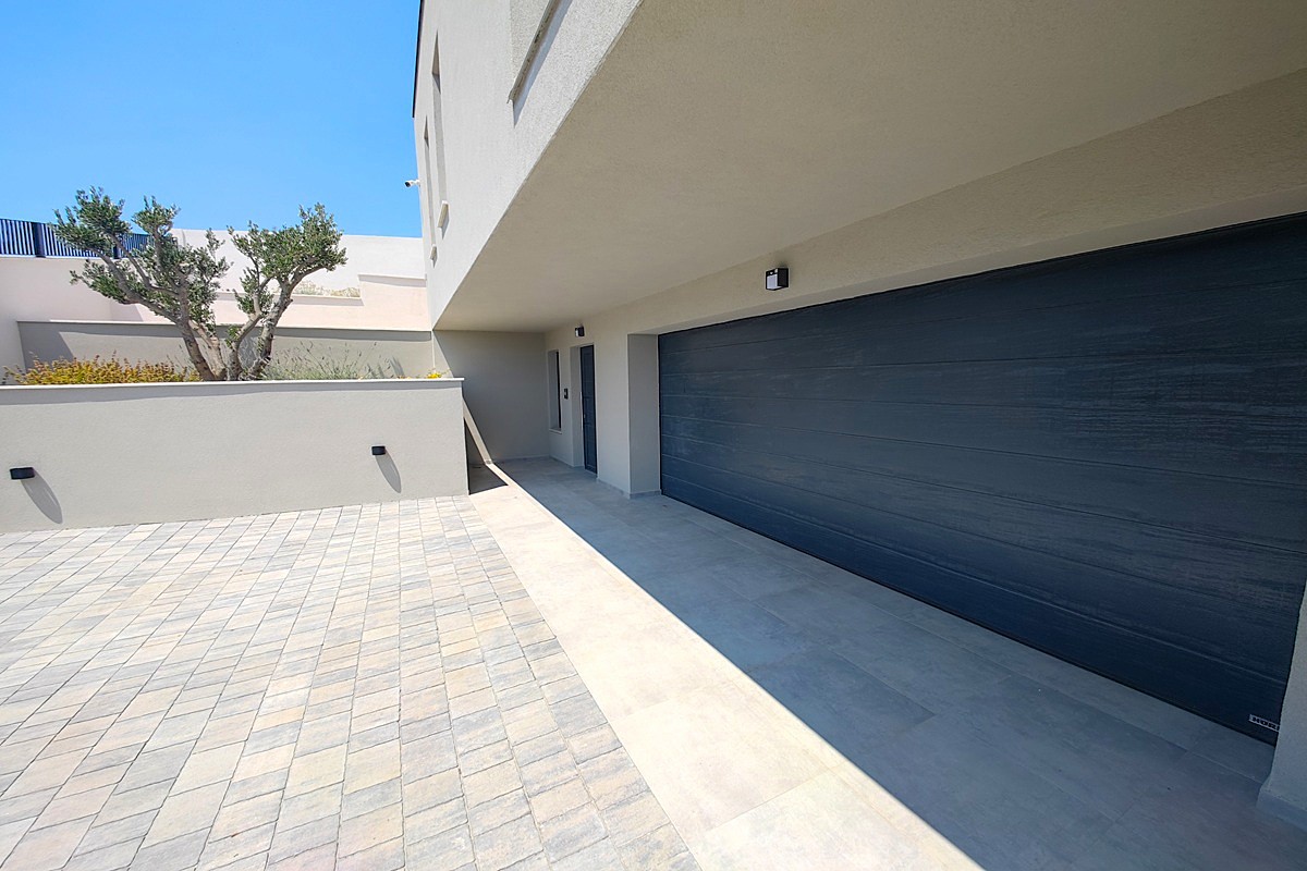 Villa di lusso con piscina e vista mare