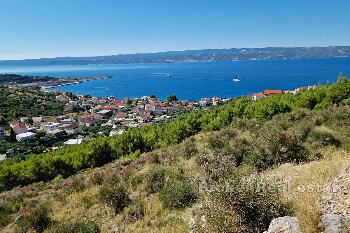 Terreno edificabile con progetto concettuale e vista mare