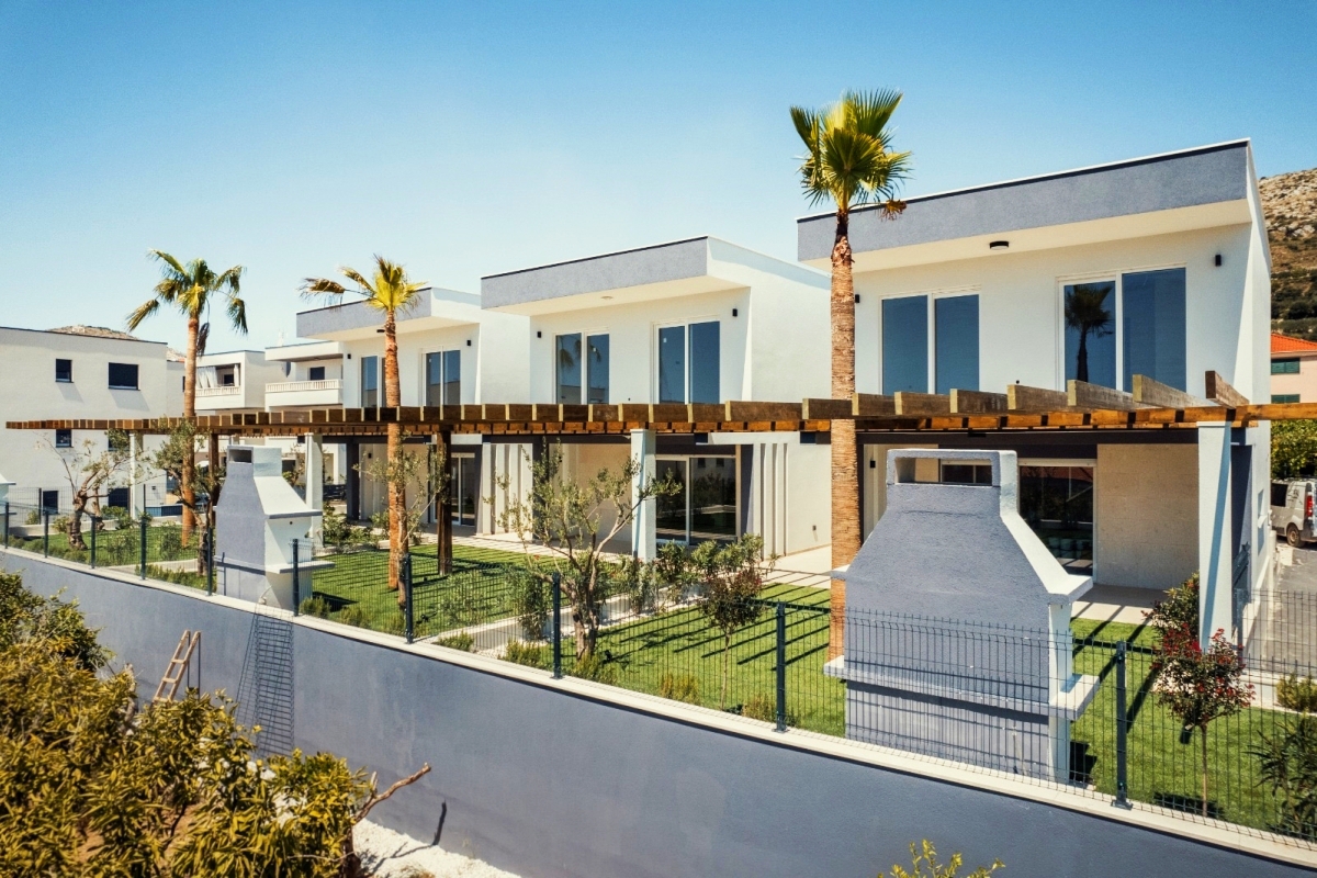 Moderna casa a due piani