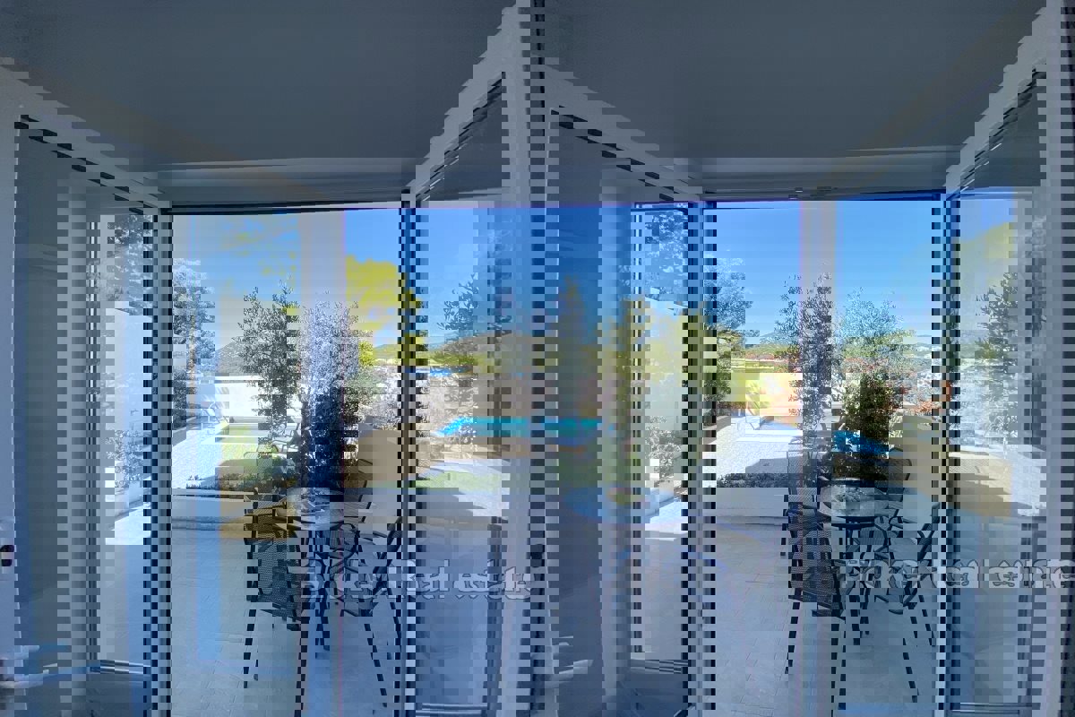Casa indipendente con vista aperta sul mare