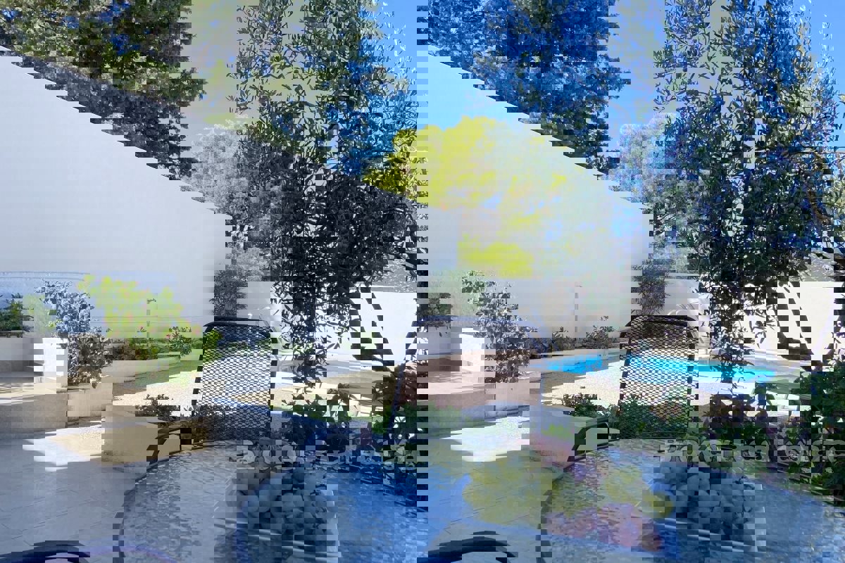 Casa indipendente con vista aperta sul mare