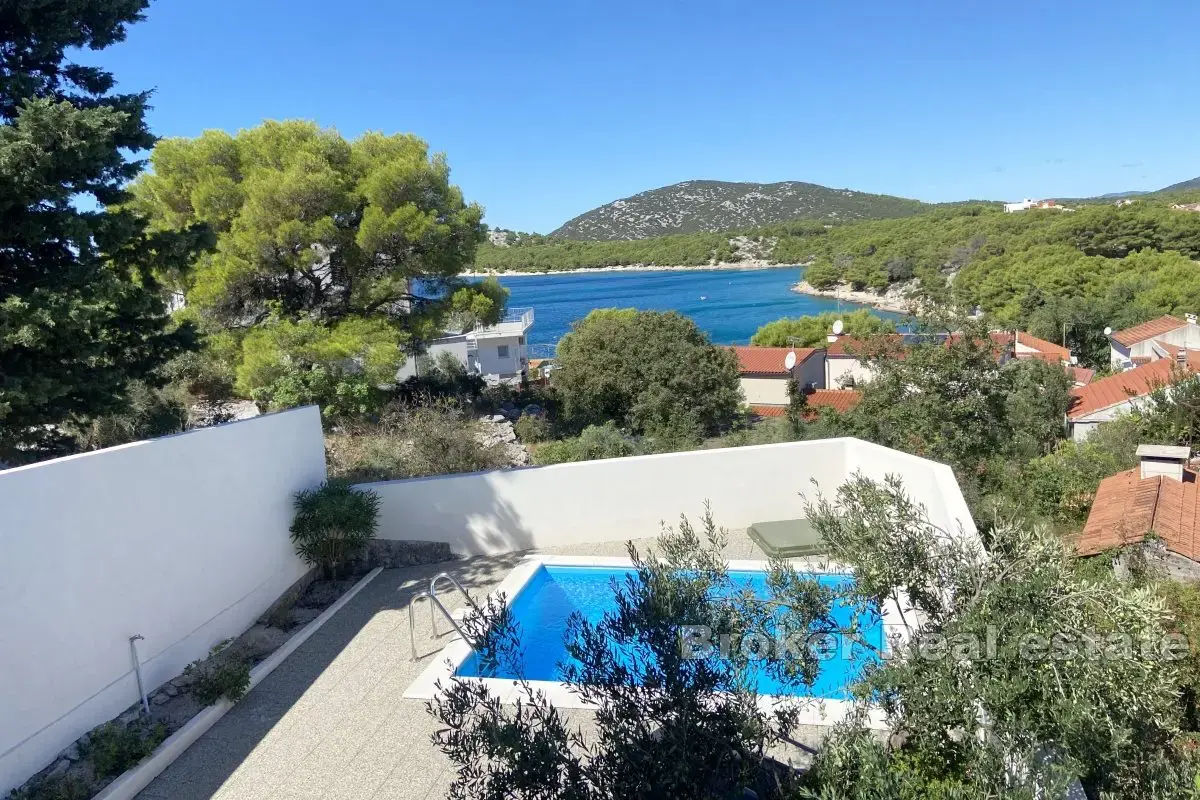 Casa indipendente con vista aperta sul mare