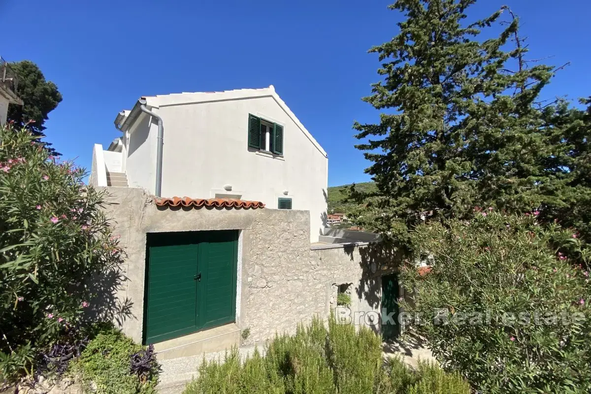 Casa indipendente con vista aperta sul mare