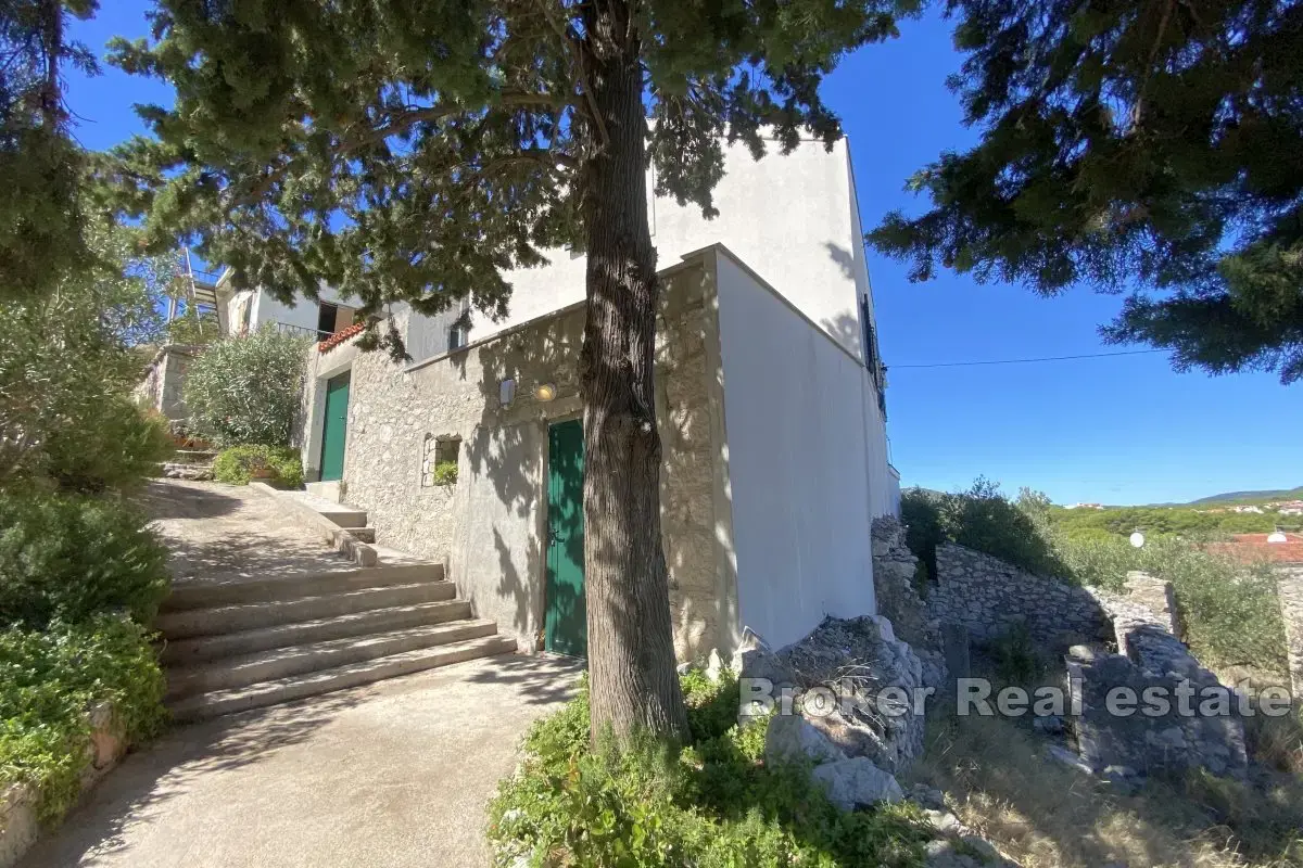 Casa indipendente con vista aperta sul mare