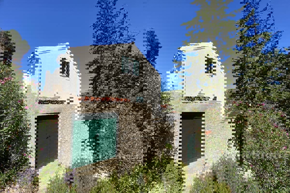 Casa indipendente con vista aperta sul mare