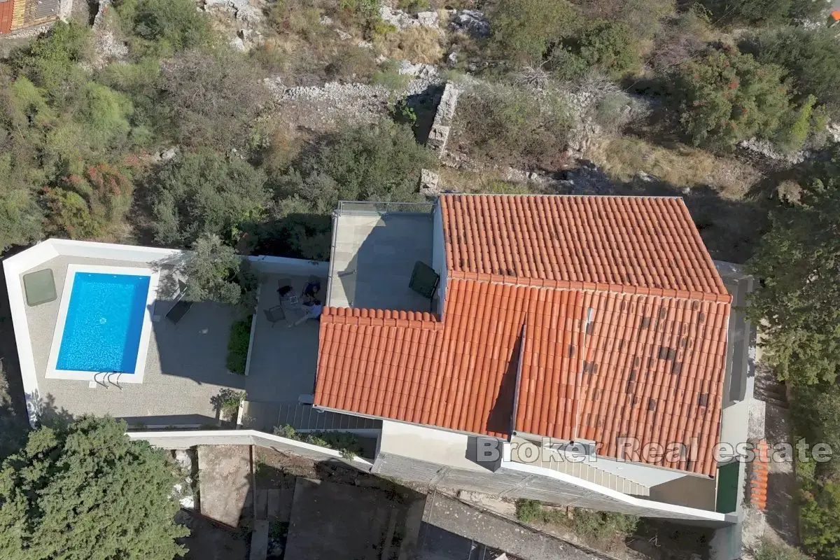 Casa indipendente con vista aperta sul mare