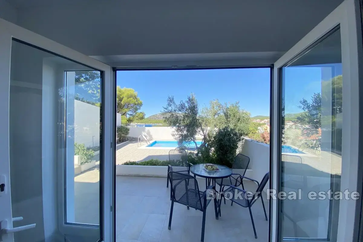 Casa indipendente con vista aperta sul mare