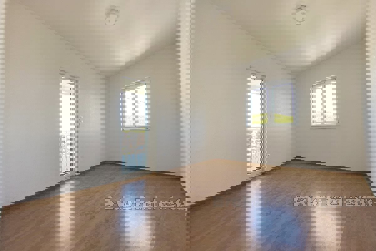 Casa indipendente con vista aperta sul mare