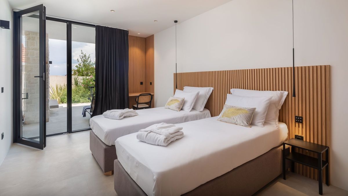 Villa moderna con vista mare