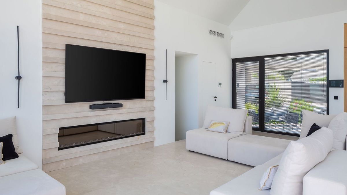 Villa moderna con vista mare