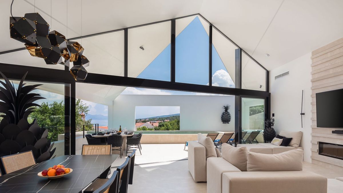 Villa moderna con vista mare