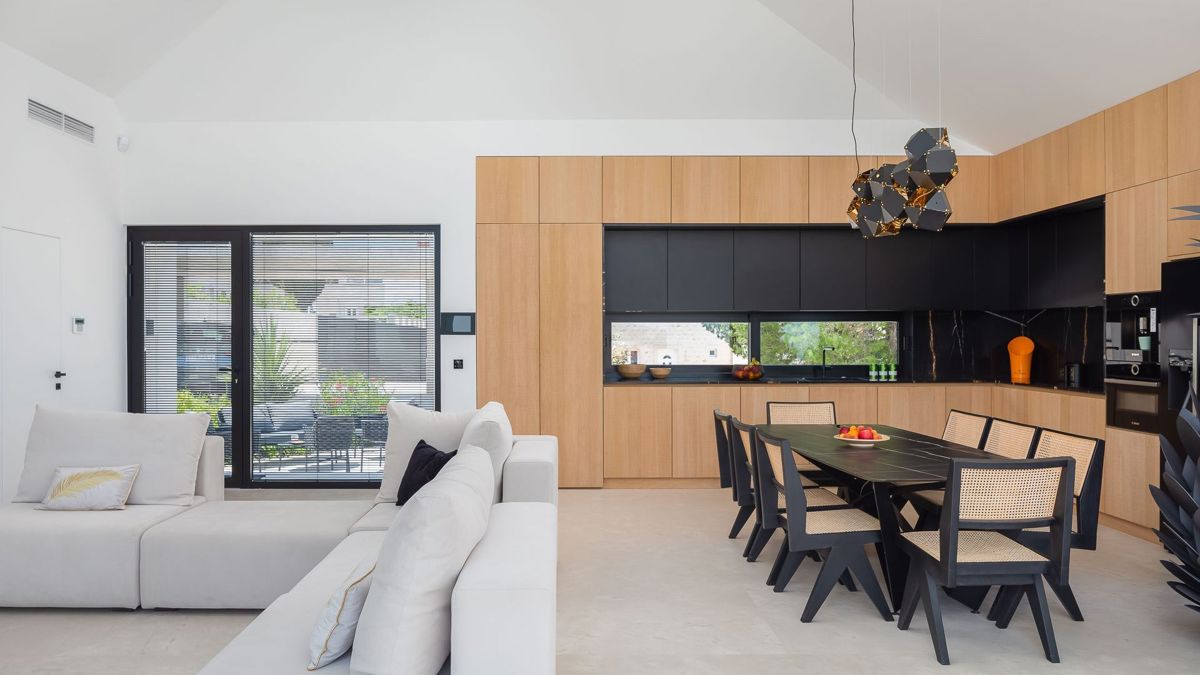 Villa moderna con vista mare