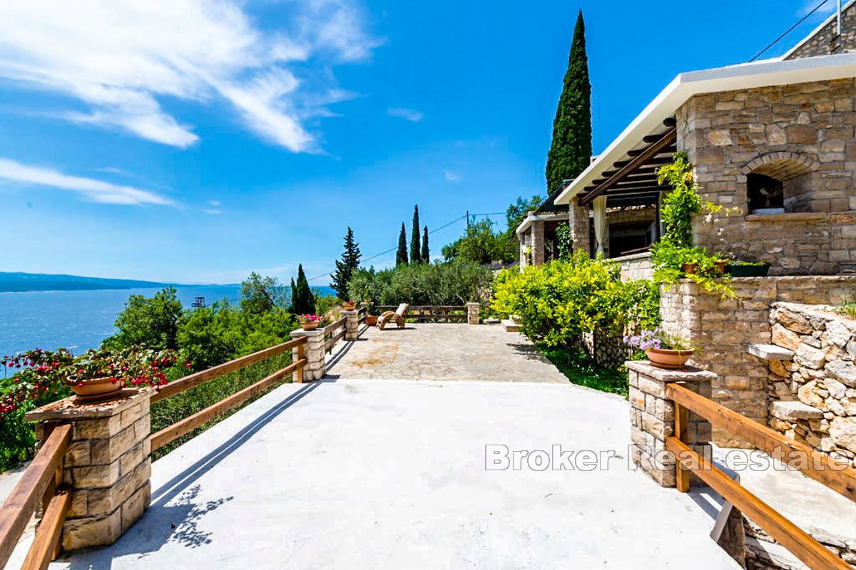 Una casa in pietra unica in una posizione prestigiosa con vista panoramica