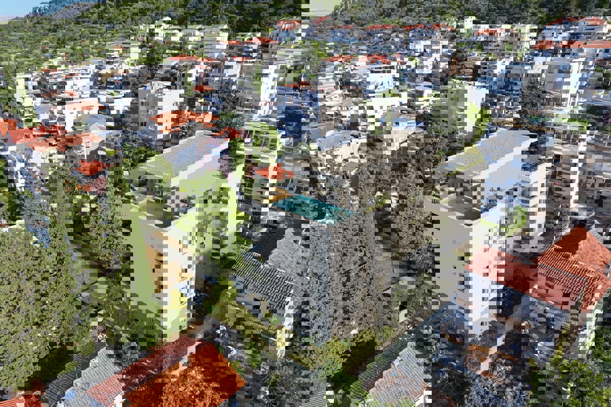 Lussuoso appartamento con quattro camere da letto in un nuovo edificio