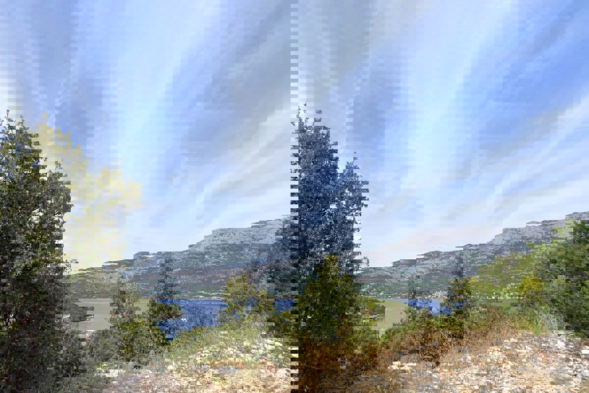 Terreno edificabile con vista mare