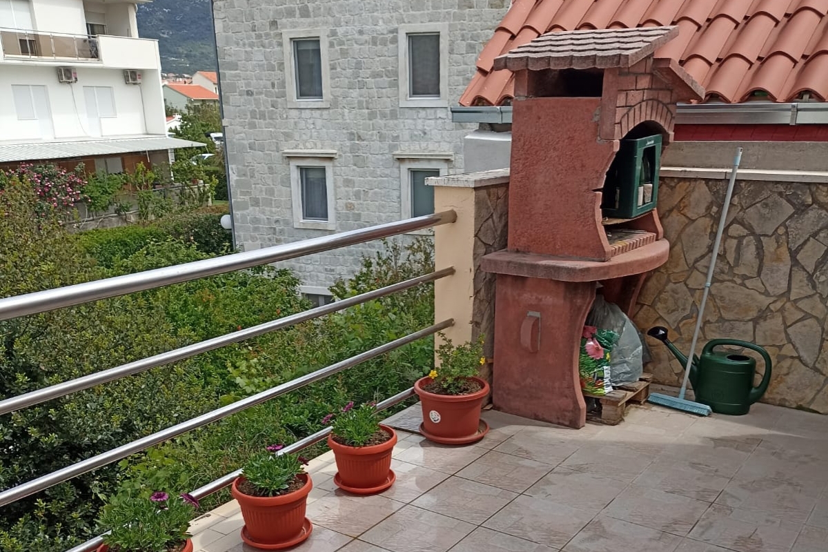 Affascinante casa di famiglia nel centro storico, a soli 50 metri dal mare - in vendita