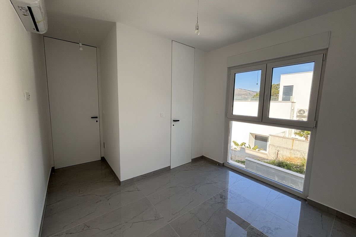 Moderno attico con vista panoramica sul mare