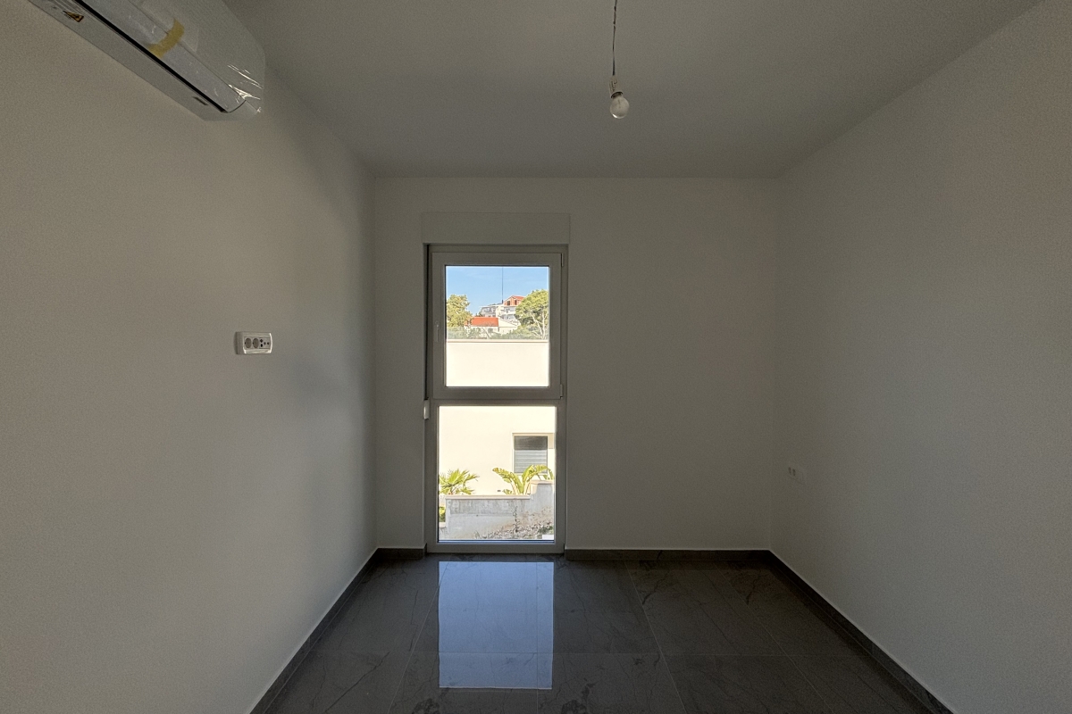 Moderno attico con vista panoramica sul mare