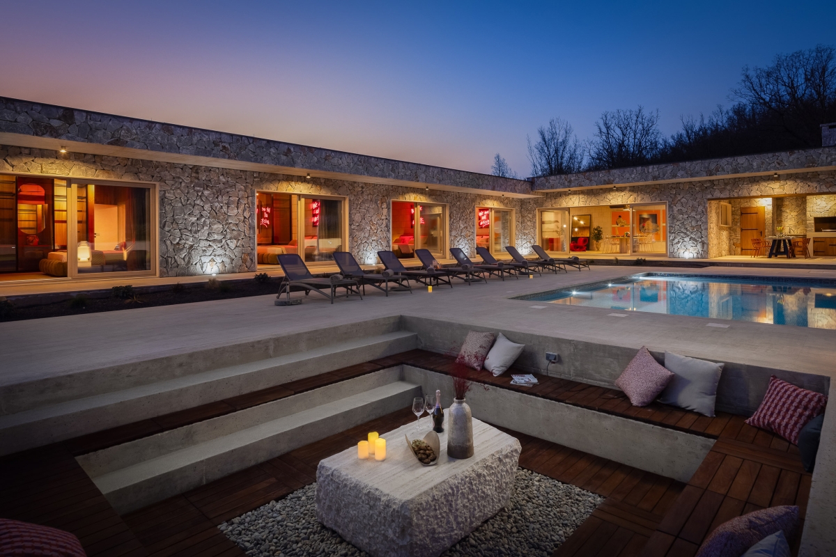 Villa di lusso con piscina e campo da tennis vicino a Spalato