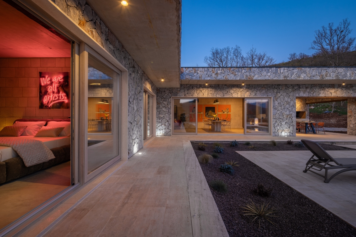 Villa di lusso con piscina e campo da tennis vicino a Spalato