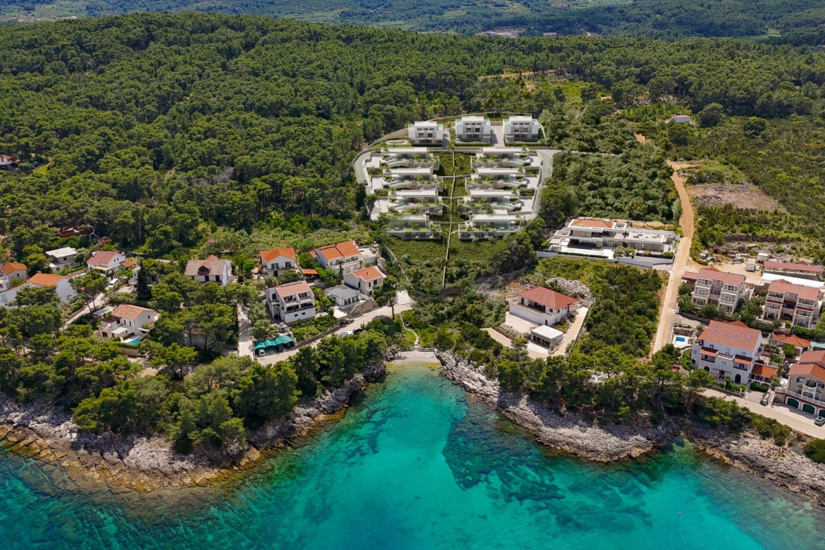 Terreno edificabile esclusivo in prima fila sul mare con progetto