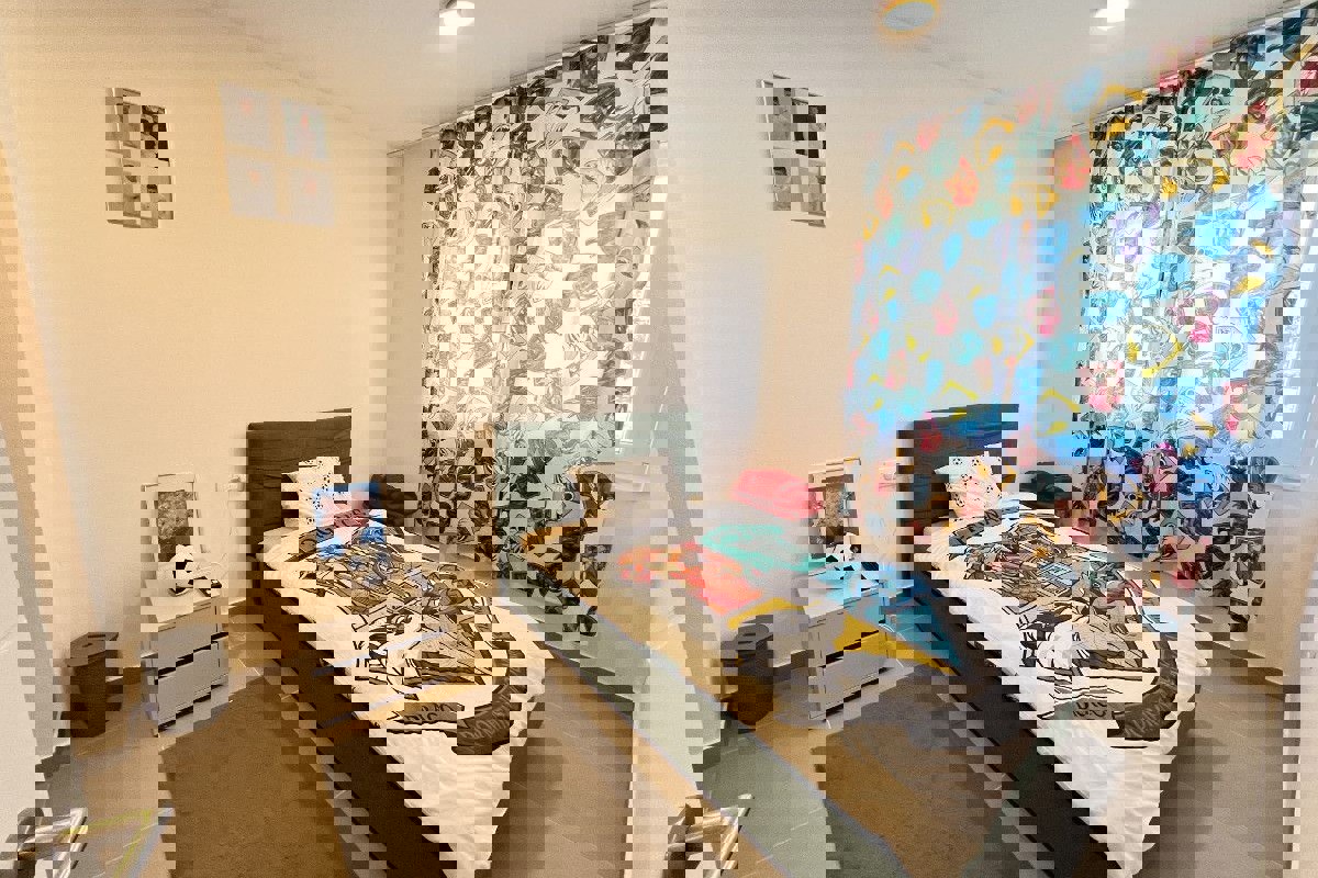 Casa moderna su tre piani