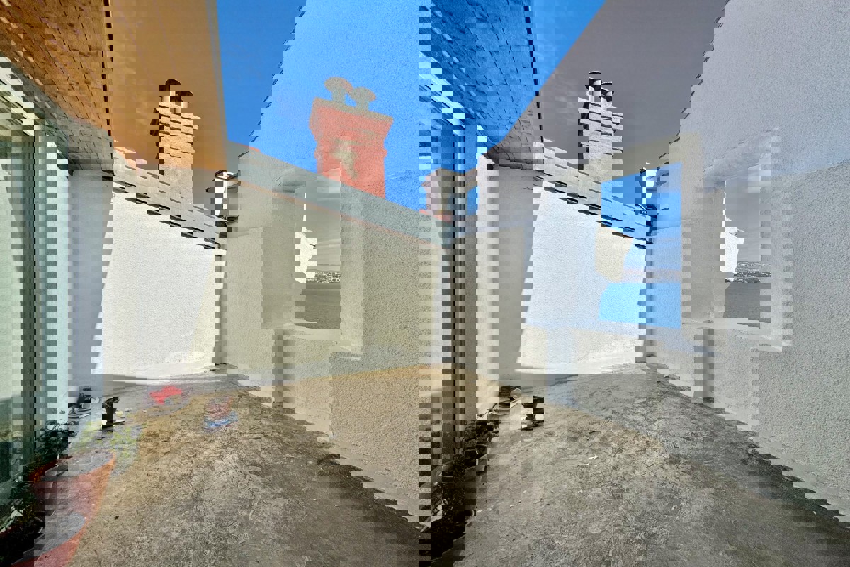 Ampio appartamento con monolocale separato vicino al Lungomare