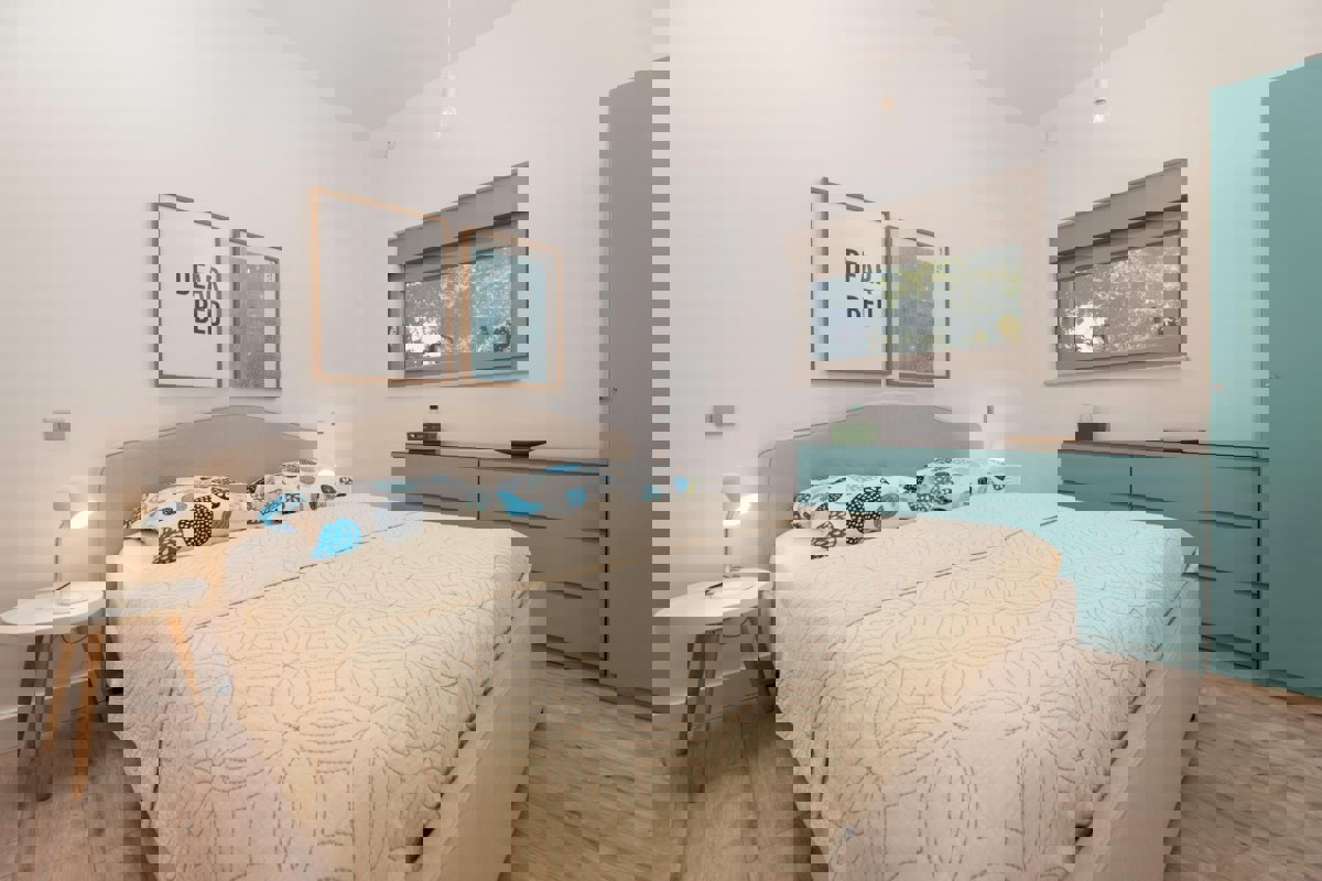 Casa moderna con piscina