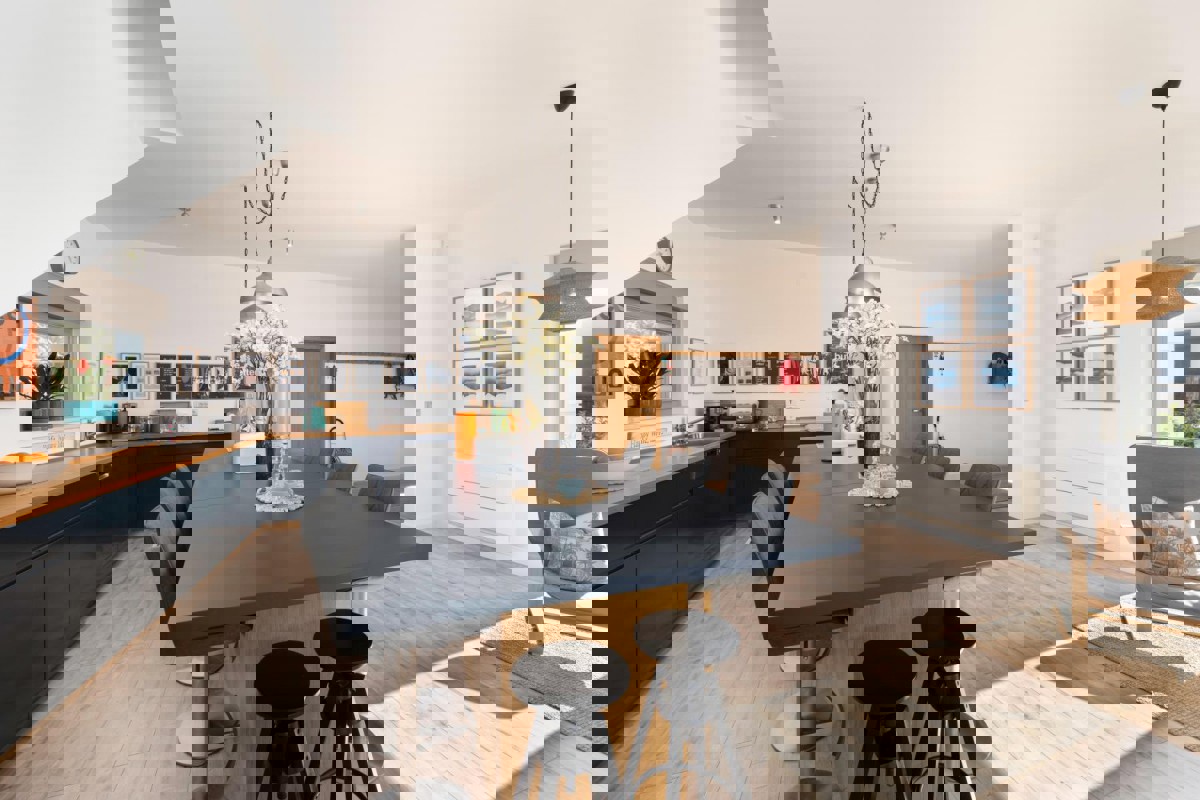 Casa moderna con piscina