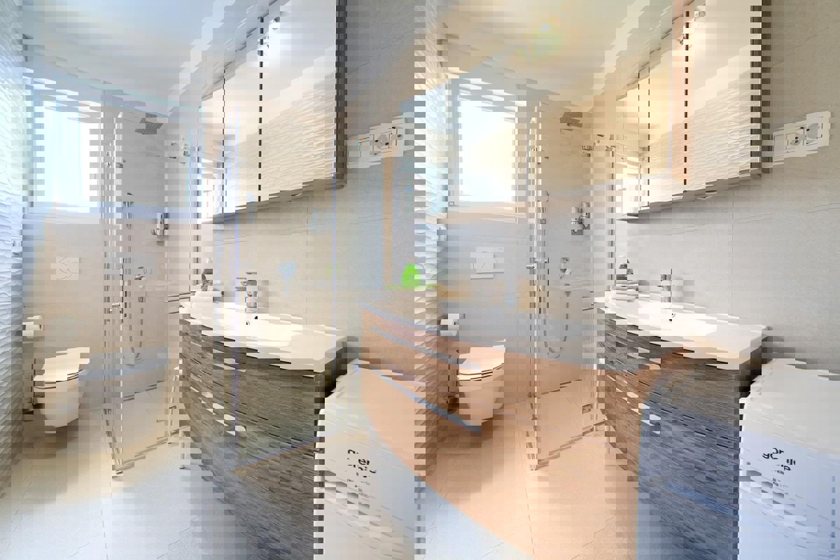 Moderno appartamento con due camere da letto e piscina