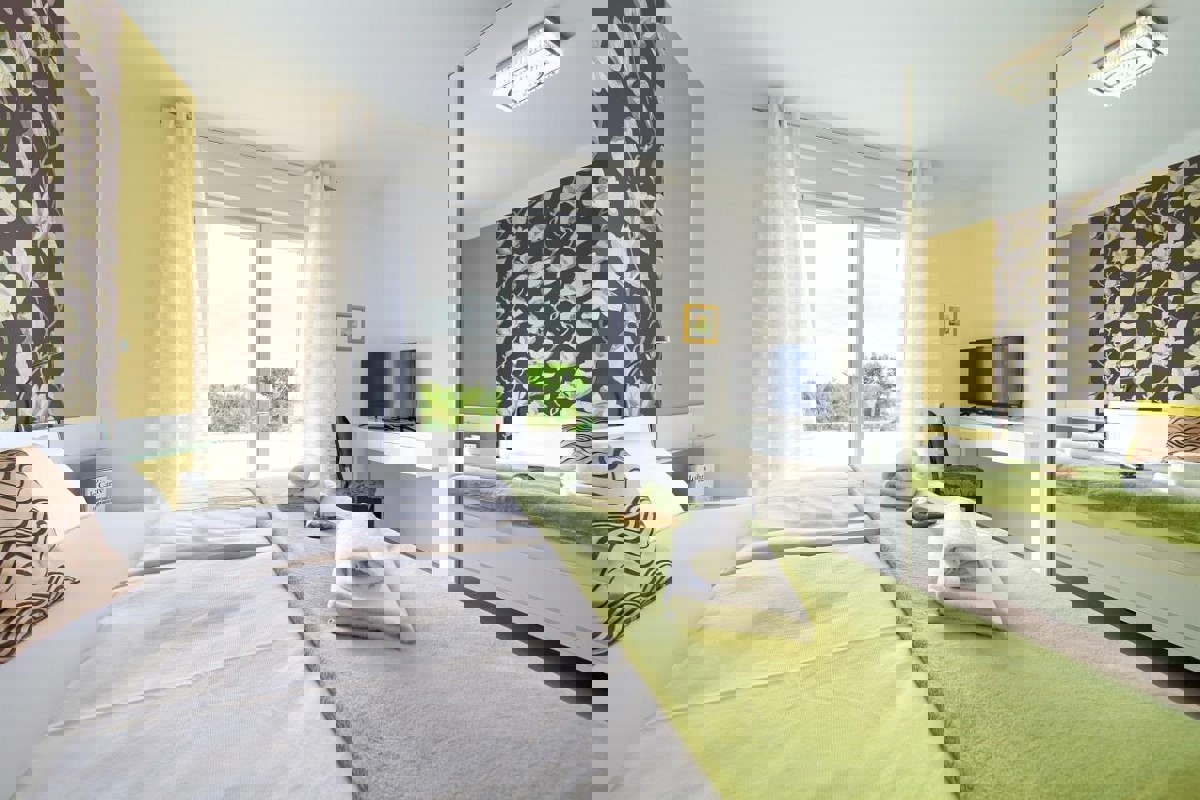 Moderno appartamento con due camere da letto e piscina